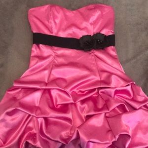 Pink dress worn once comes with belt